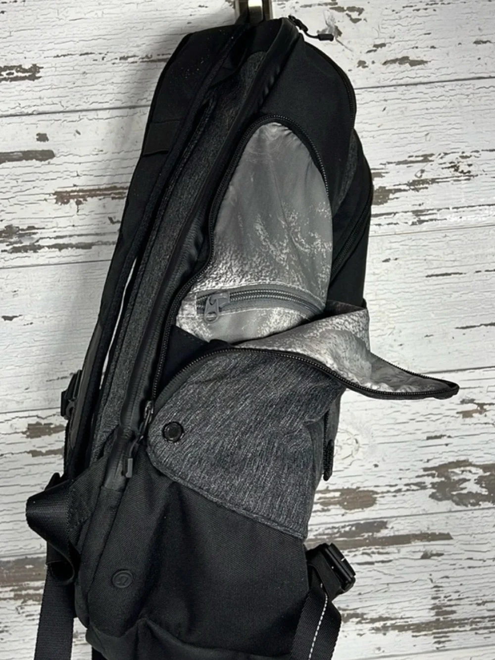 Lululemon Sojourn Backpack Black EUC